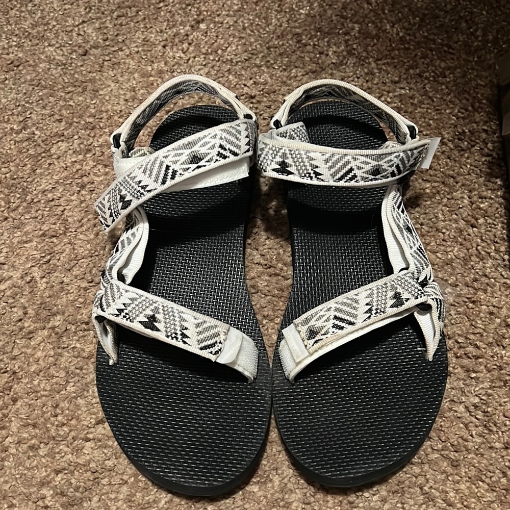 Woman’s teva sandals